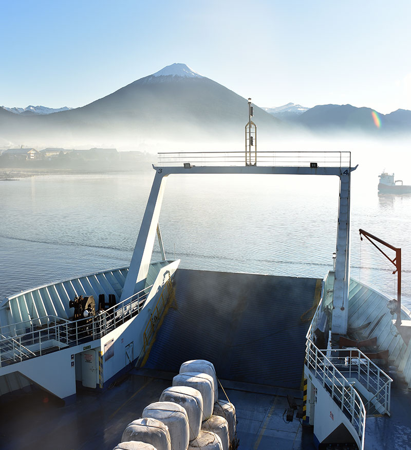 foggy-view-lake-mountains-from-boat
